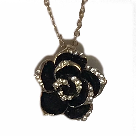 Jewelry - ROSE NECKLACE